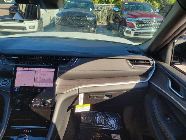 new 2025 Jeep Grand Cherokee car, priced at $42,315