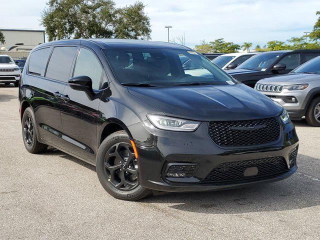 new 2024 Chrysler Pacifica Hybrid car, priced at $45,720