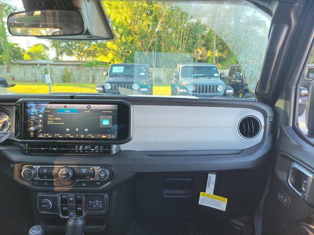 new 2025 Jeep Wrangler car, priced at $41,333