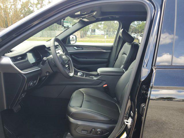 new 2025 Jeep Grand Cherokee car, priced at $44,078