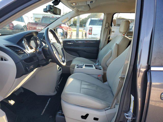 used 2015 Chrysler Town & Country car, priced at $11,537