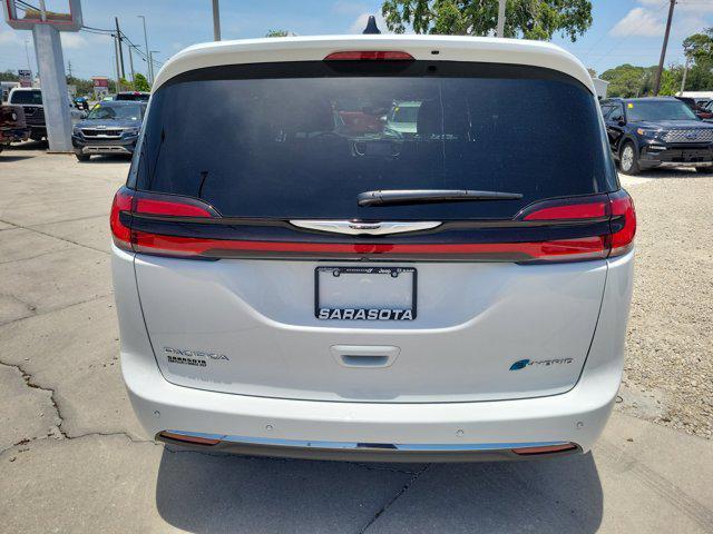 new 2025 Chrysler Pacifica Hybrid car, priced at $42,734