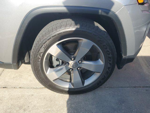 used 2015 Jeep Grand Cherokee car, priced at $12,533