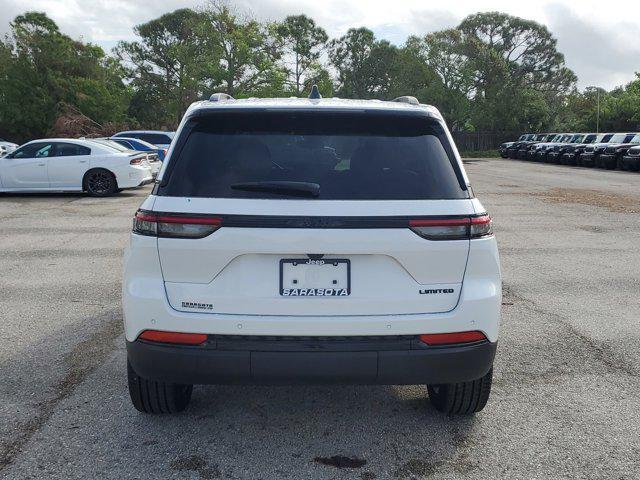 new 2025 Jeep Grand Cherokee car, priced at $42,998