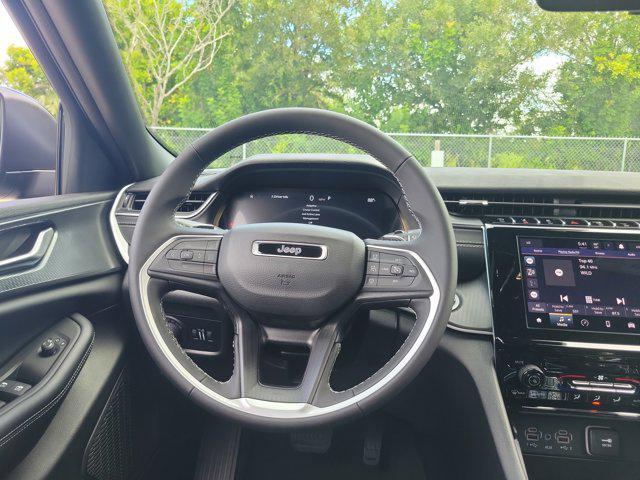 new 2025 Jeep Grand Cherokee car, priced at $33,847