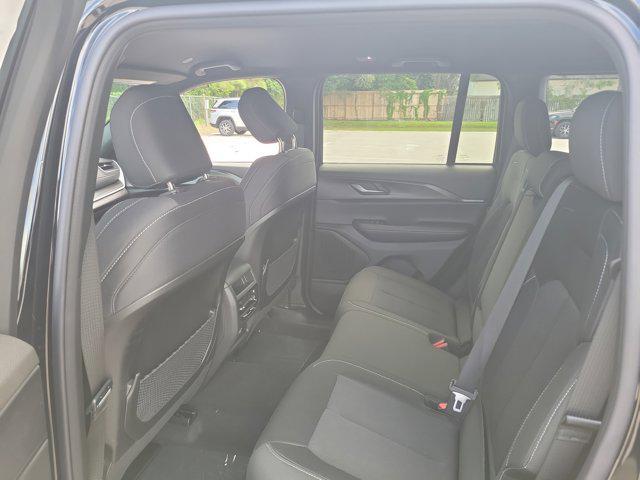 new 2025 Jeep Grand Cherokee car, priced at $33,847