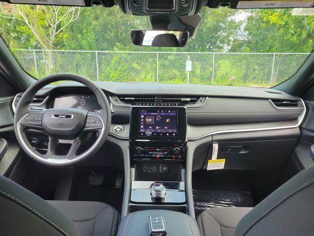 new 2025 Jeep Grand Cherokee car, priced at $33,847