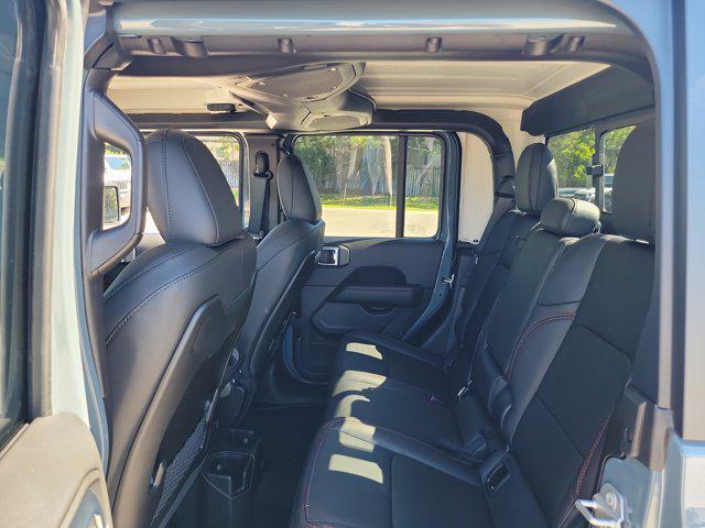 new 2025 Jeep Gladiator car, priced at $49,004