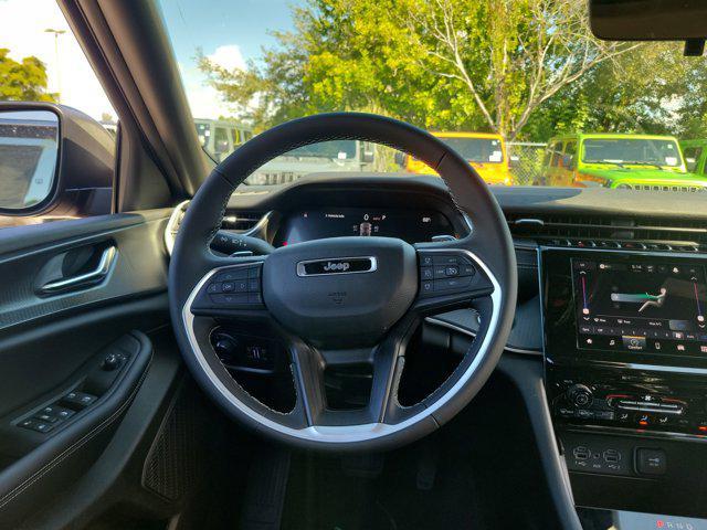 new 2025 Jeep Grand Cherokee car, priced at $33,071