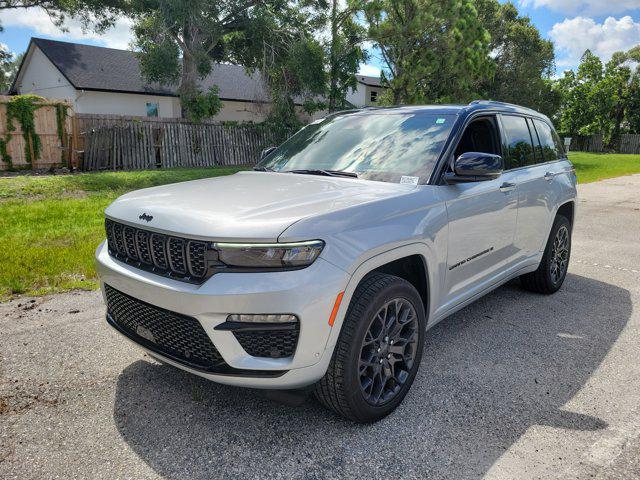 new 2025 Jeep Grand Cherokee car, priced at $59,942