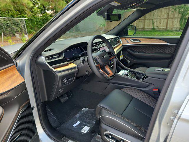 new 2025 Jeep Grand Cherokee car, priced at $59,942