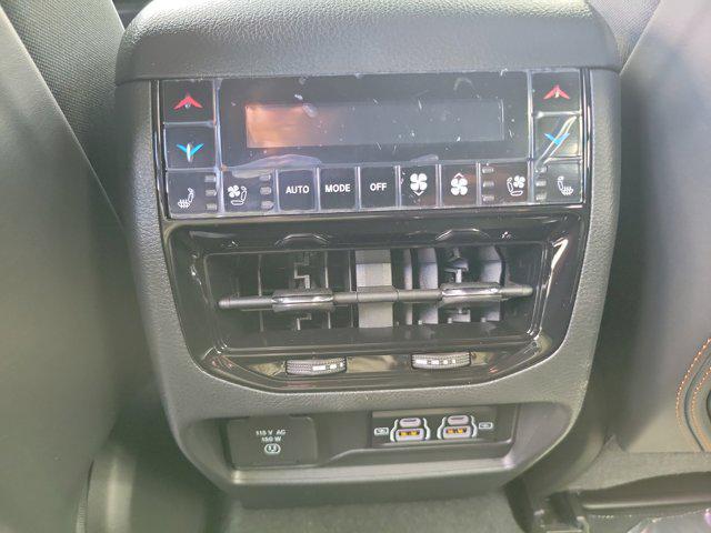 new 2025 Jeep Grand Cherokee car, priced at $59,942