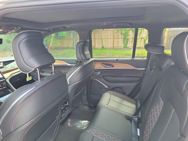 new 2025 Jeep Grand Cherokee car, priced at $59,942