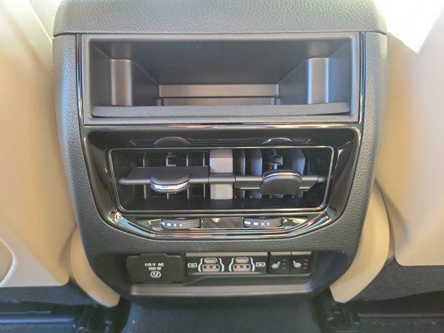 new 2025 Jeep Grand Cherokee car, priced at $34,486