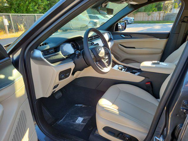 new 2025 Jeep Grand Cherokee car, priced at $37,129