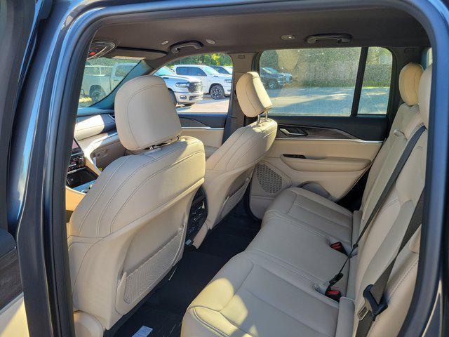new 2025 Jeep Grand Cherokee car, priced at $37,129