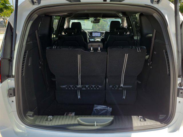 new 2025 Chrysler Pacifica car, priced at $41,087