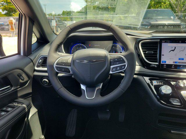 new 2025 Chrysler Pacifica car, priced at $41,087