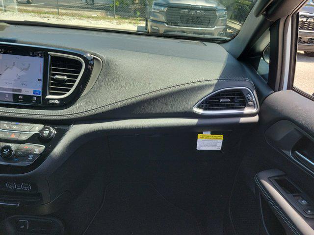 new 2025 Chrysler Pacifica car, priced at $41,087