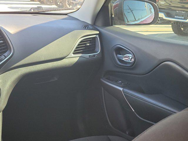 used 2019 Jeep Cherokee car, priced at $13,533