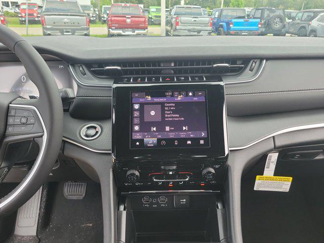 new 2025 Jeep Grand Cherokee car, priced at $33,071
