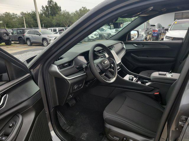 new 2025 Jeep Grand Cherokee car, priced at $33,071