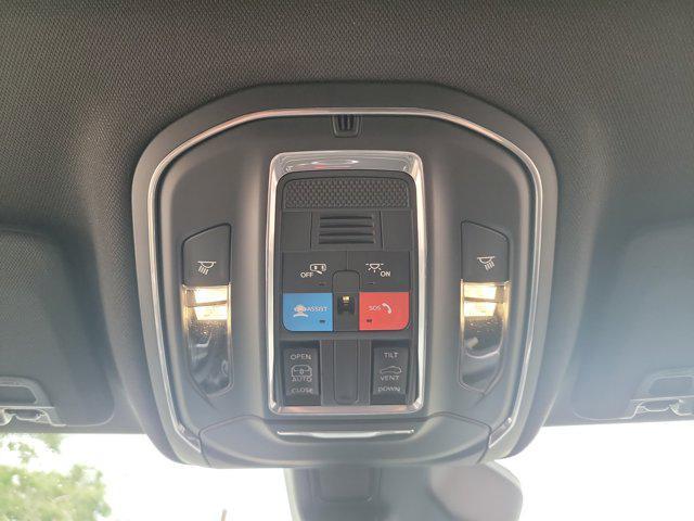 new 2025 Jeep Grand Cherokee car, priced at $33,071