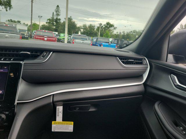 new 2025 Jeep Grand Cherokee car, priced at $33,071