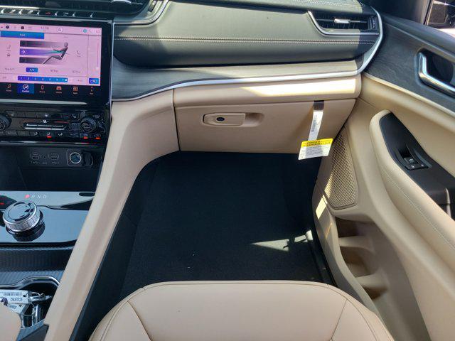 new 2025 Jeep Grand Cherokee L car, priced at $43,894