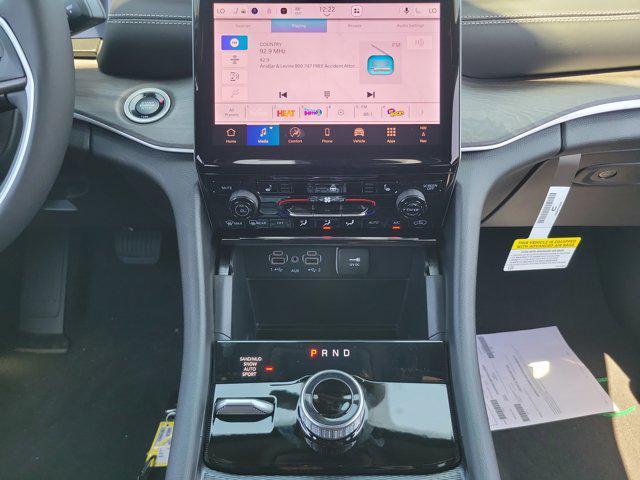 new 2025 Jeep Grand Cherokee car, priced at $41,113