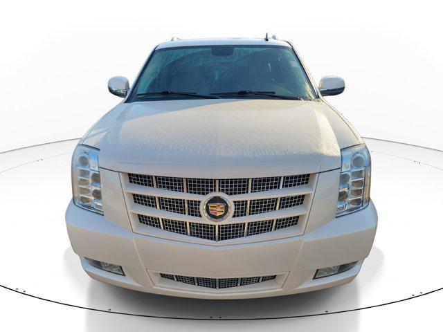 used 2013 Cadillac Escalade ESV car, priced at $12,988