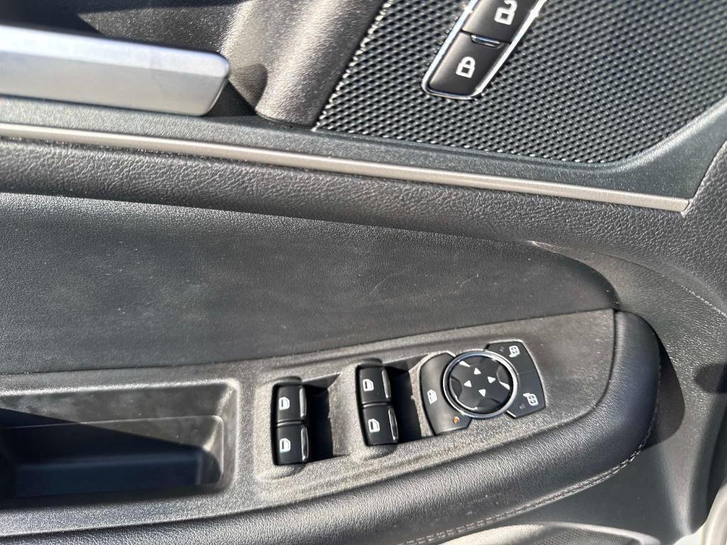 used 2024 Ford Edge car, priced at $20,995