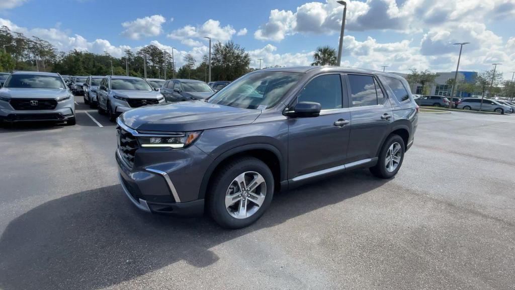 new 2025 Honda Pilot car, priced at $46,995