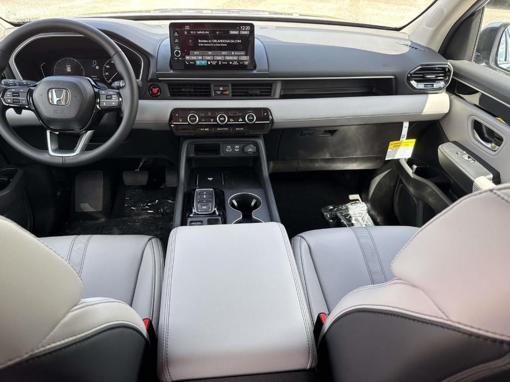new 2025 Honda Pilot car, priced at $44,995