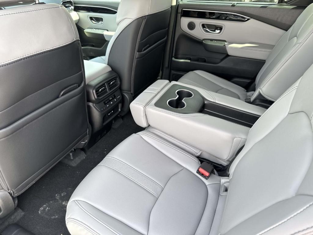 new 2025 Honda Pilot car, priced at $44,995