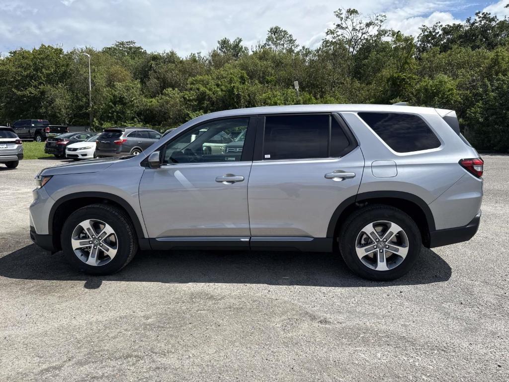 new 2025 Honda Pilot car, priced at $44,995