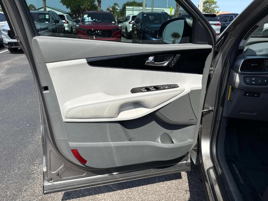 used 2018 Kia Sorento car, priced at $17,494