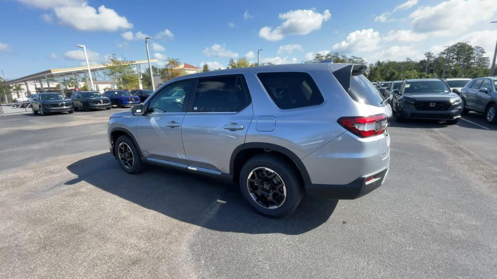 new 2025 Honda Pilot car, priced at $48,895