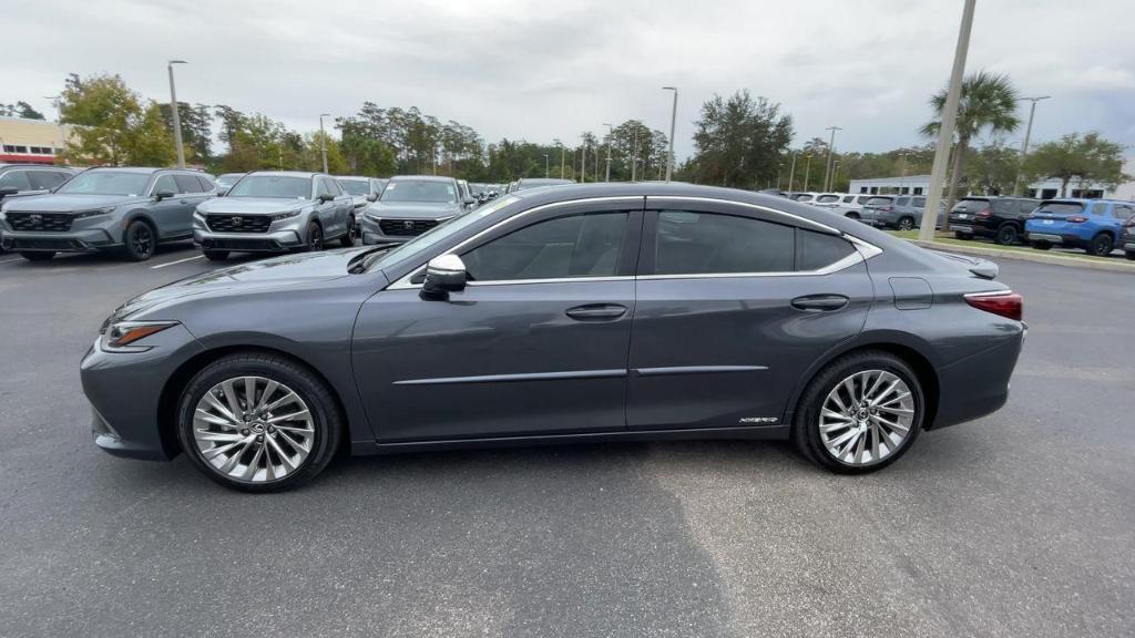 used 2022 Lexus ES 300h car, priced at $43,395