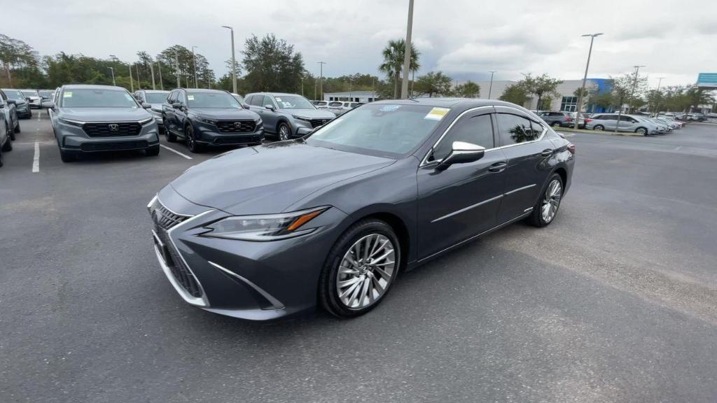 used 2022 Lexus ES 300h car, priced at $43,395