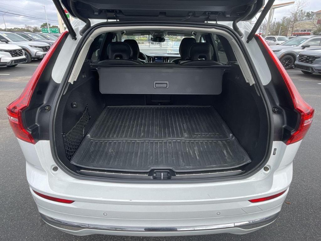 used 2022 Volvo XC60 Recharge Plug-In Hybrid car, priced at $35,794