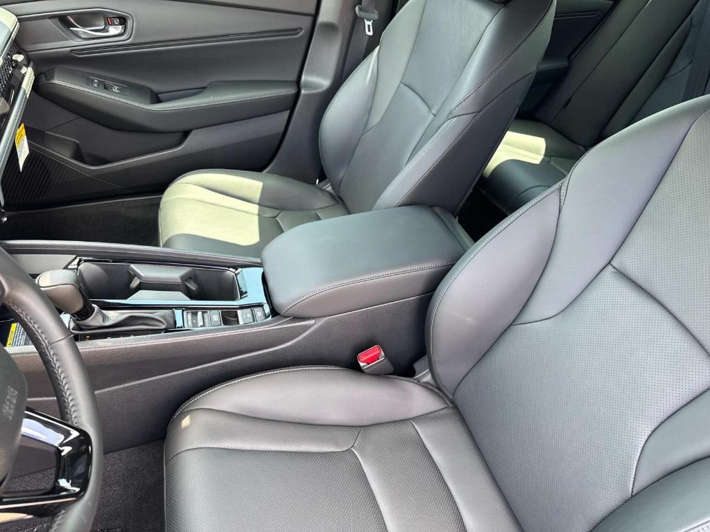 new 2025 Honda Accord Hybrid car, priced at $36,980