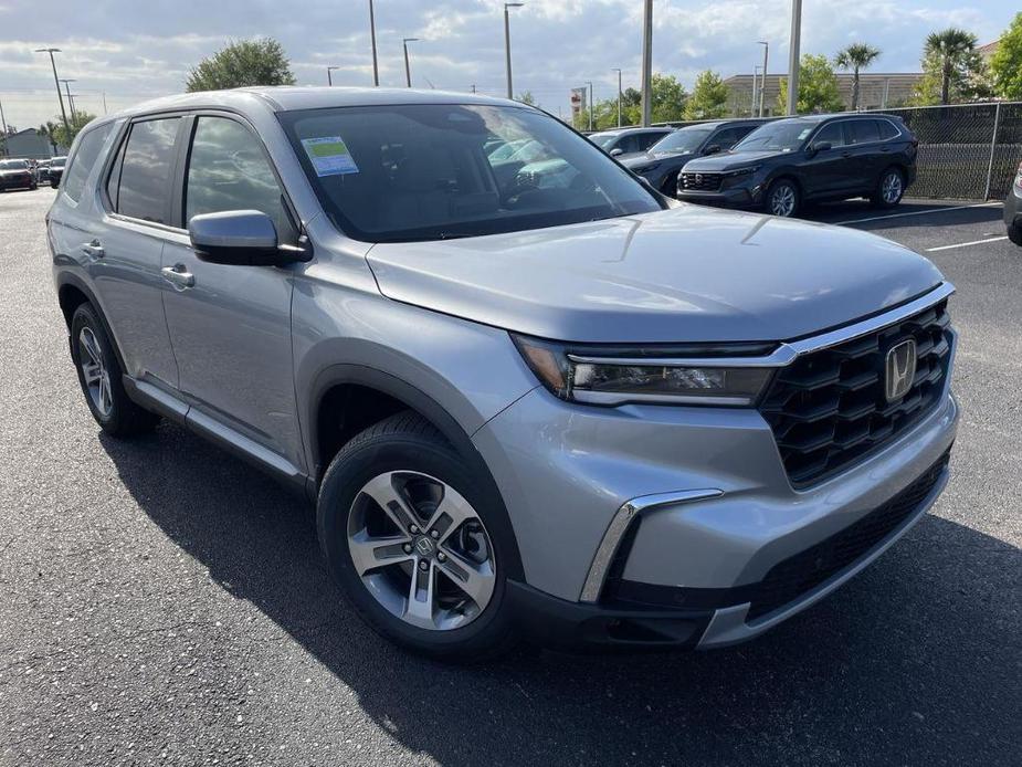 new 2025 Honda Pilot car, priced at $44,895