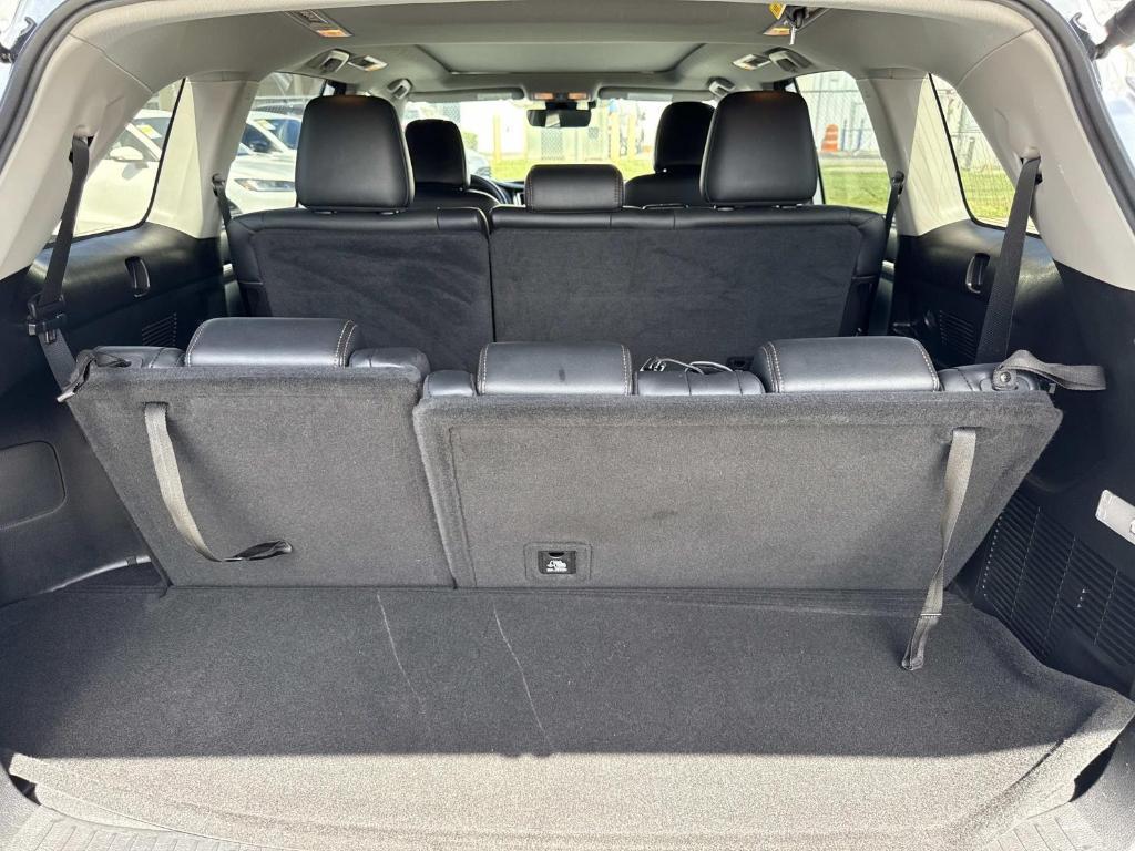 used 2018 Toyota Highlander car, priced at $26,995