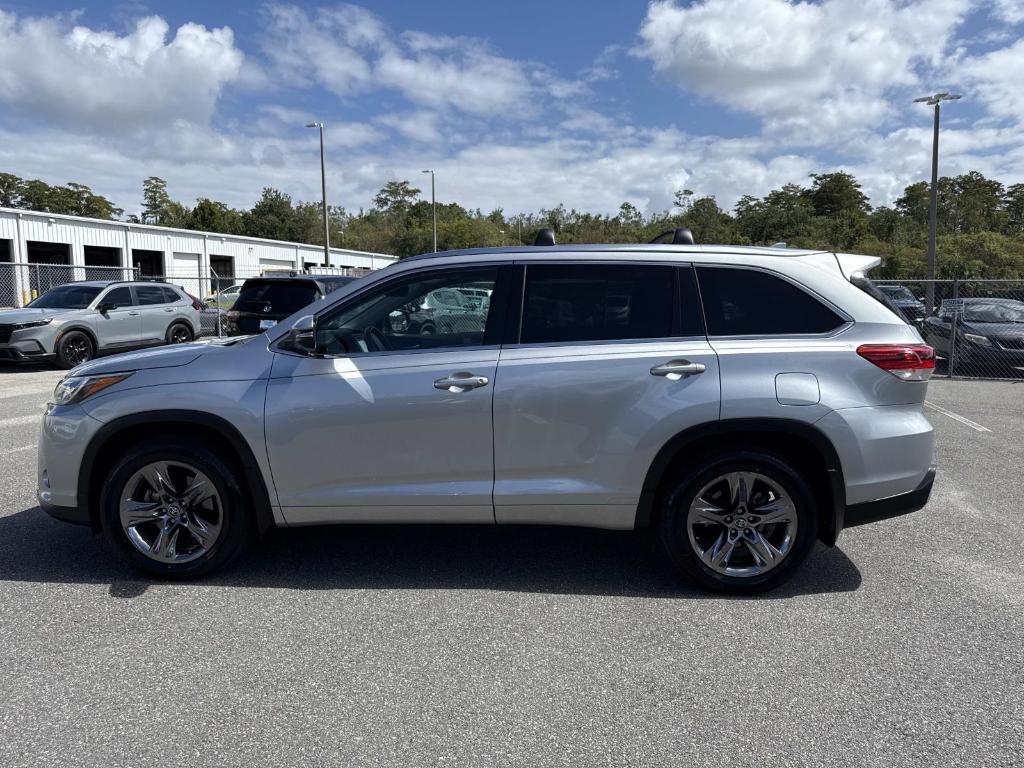 used 2018 Toyota Highlander car, priced at $26,995
