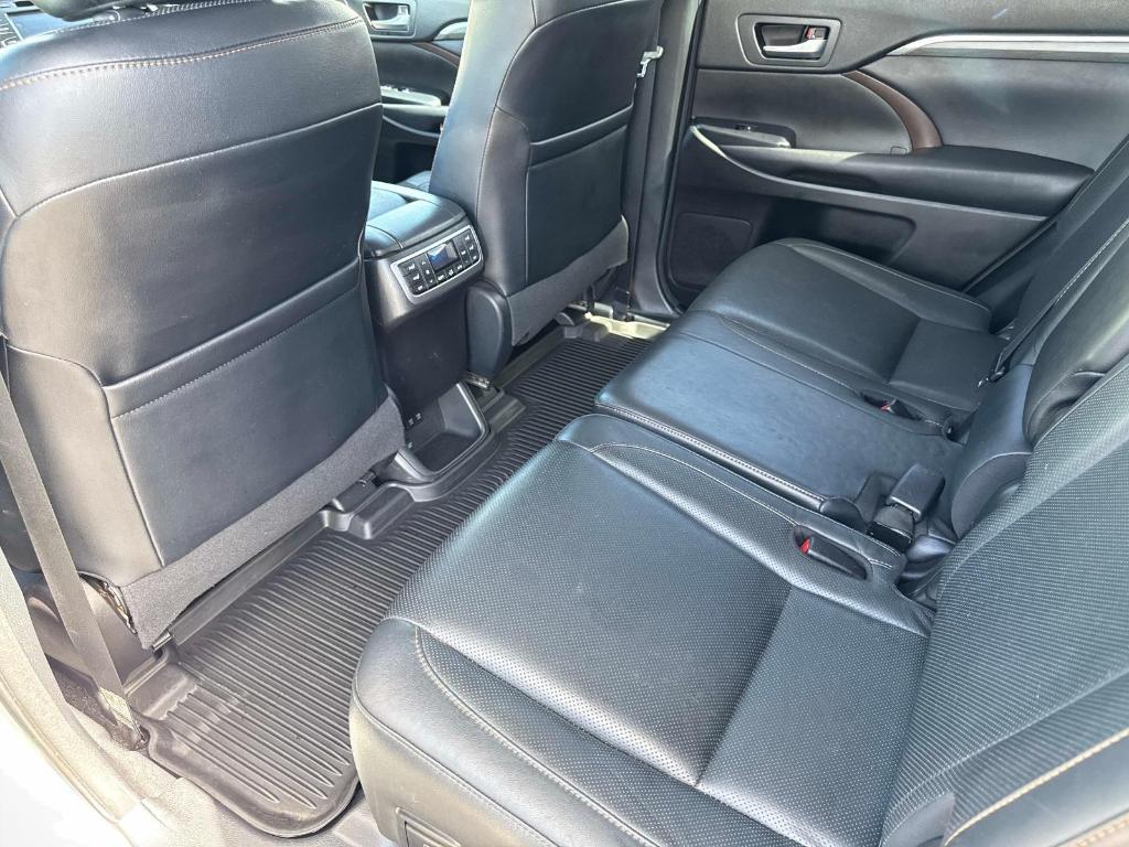 used 2018 Toyota Highlander car, priced at $24,995