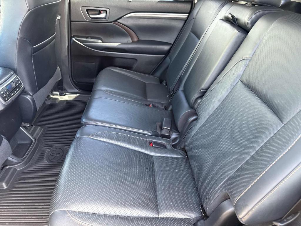 used 2018 Toyota Highlander car, priced at $24,995