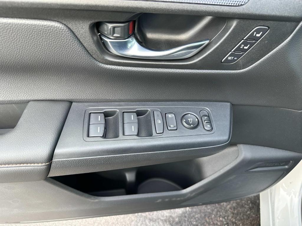 new 2025 Honda CR-V Hybrid car, priced at $39,500