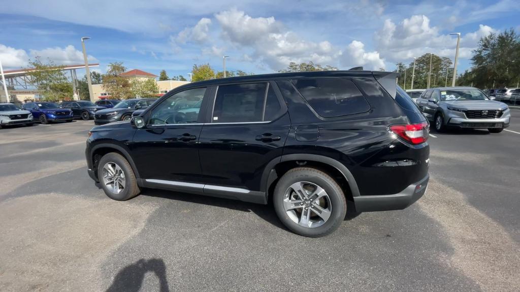 new 2025 Honda Pilot car, priced at $47,725