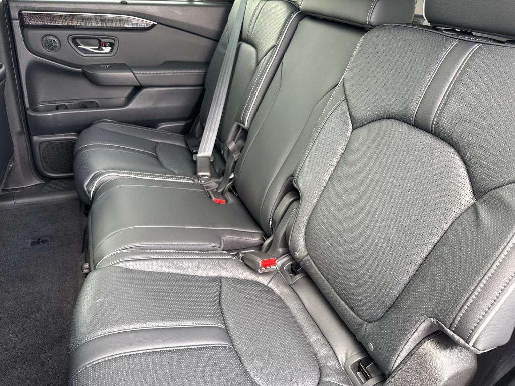 new 2025 Honda Pilot car, priced at $54,985